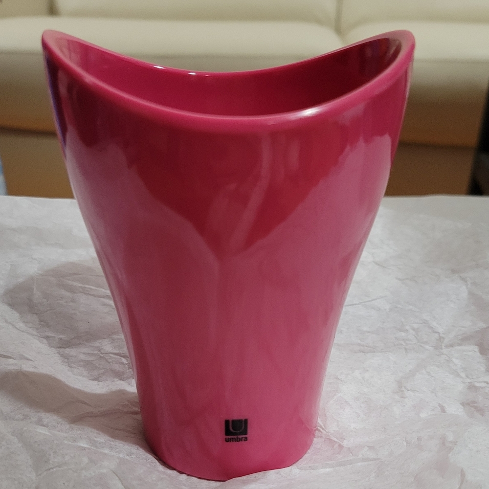 Umbra bathroom tumbler curvino